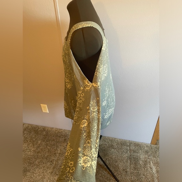 Paisley Floral Cold Shoulder Sweater - Picture 5 of 6